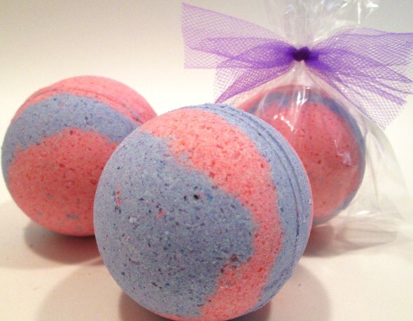 Berry-luscious Bath Bomb Fizzy